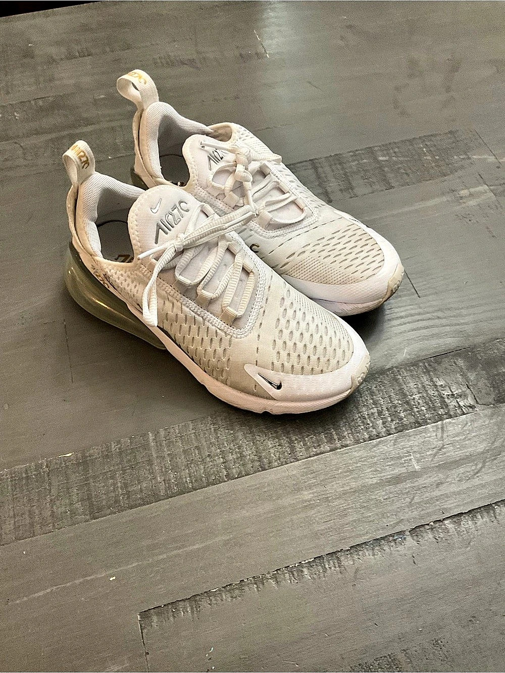 Nike Air Max 270 White US 7 Athletic Shoes